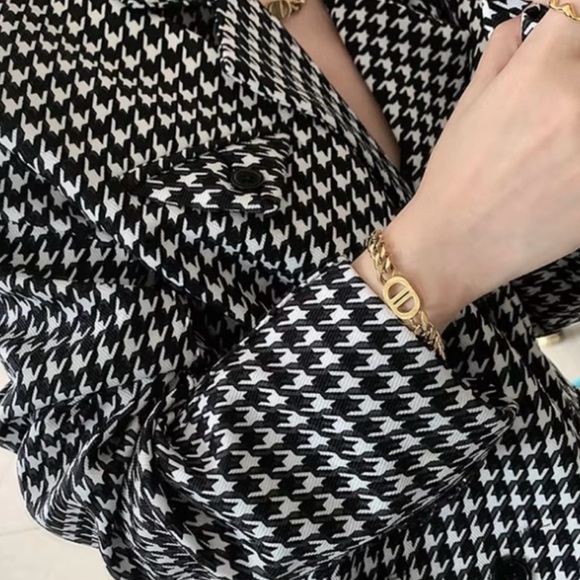 Cuban Link Gold Chain Bracelet - Picture 3 of 3